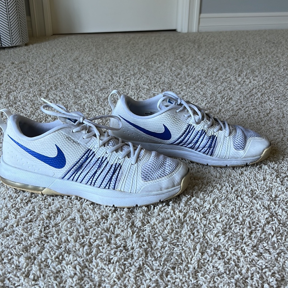 Nike Mens Flywire Air Max Effort Training Shoes White with blue